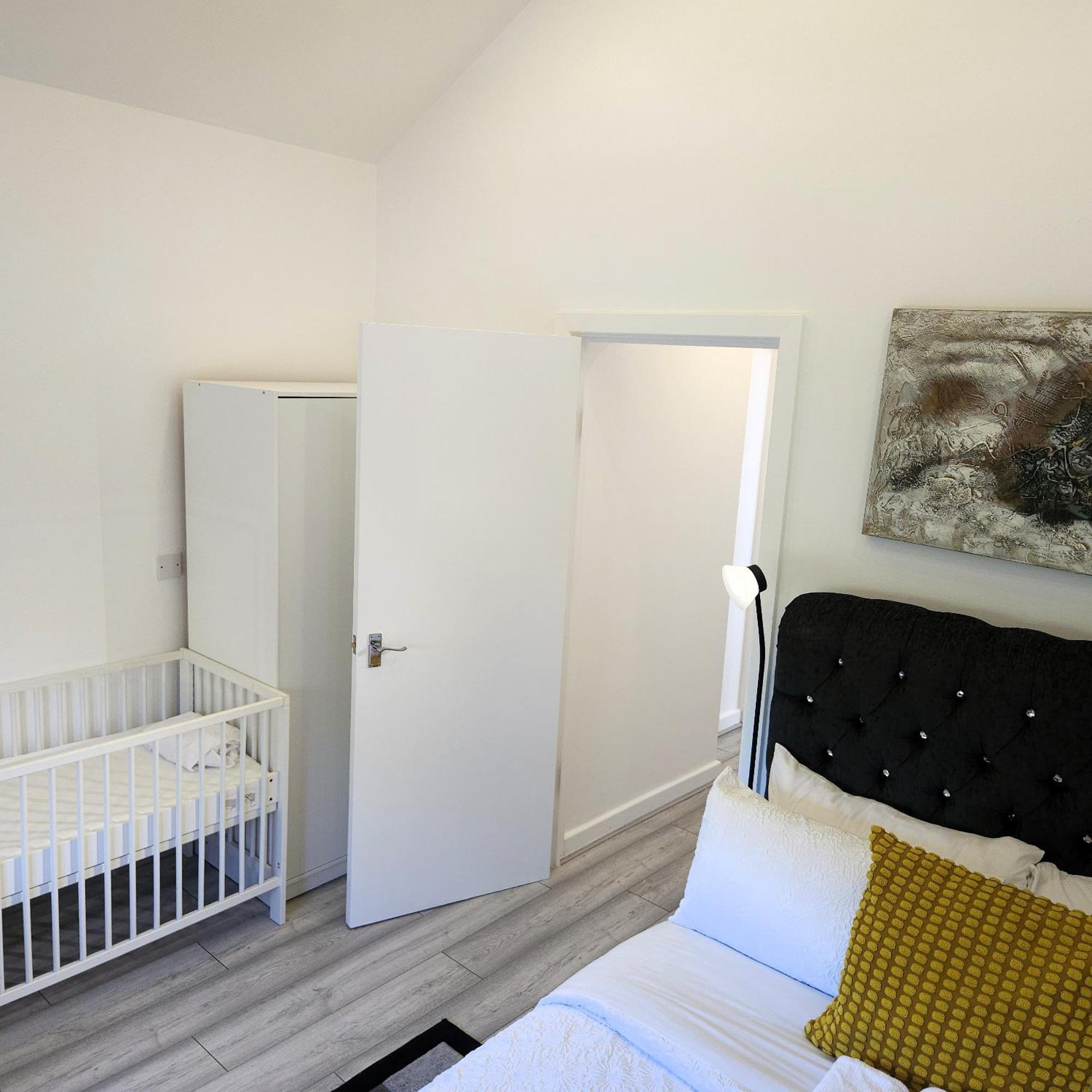 02 Glamour Apartment London