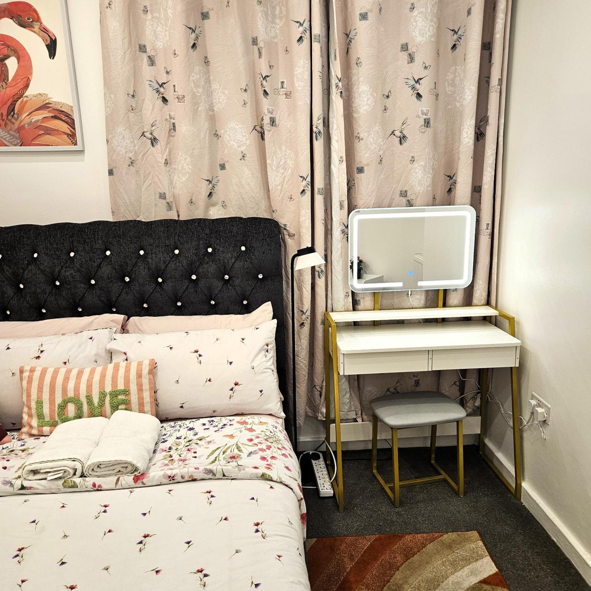 02 Glamour Apartment